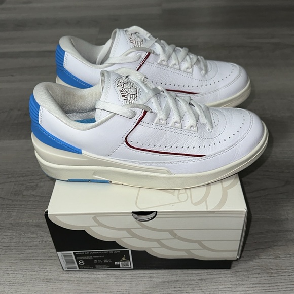 Women’s Air Jordan 2 Retro Low “NC to Chi” - Picture 3 of 8